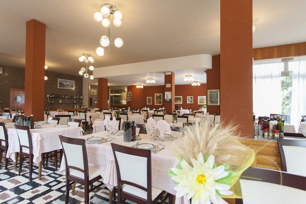 Hotel Rossini Tabiano Terme Экстерьер фото