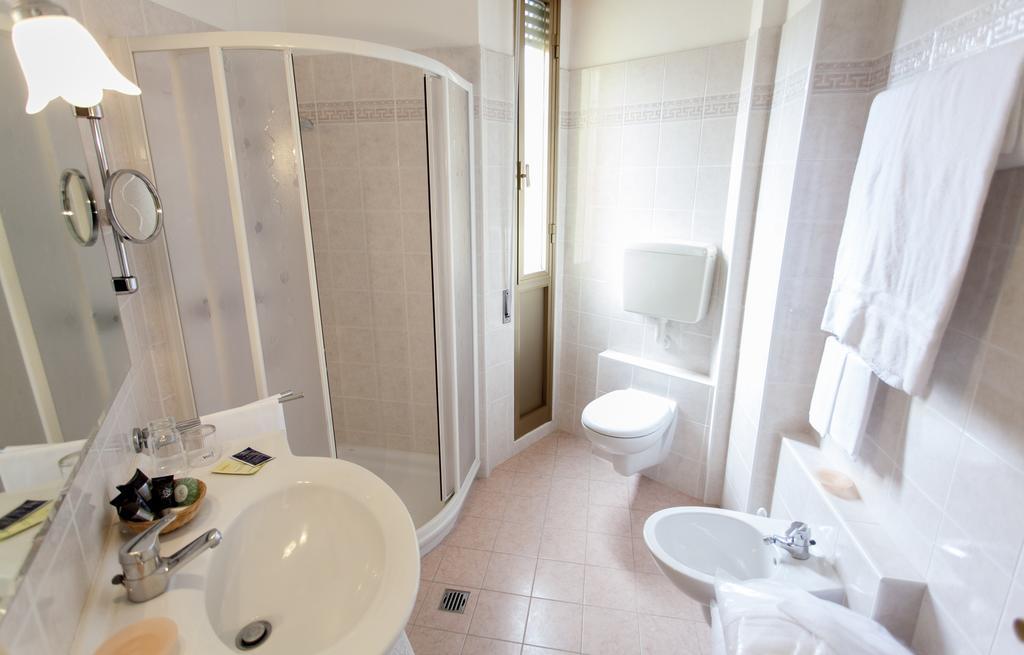 Hotel Rossini Tabiano Terme Экстерьер фото
