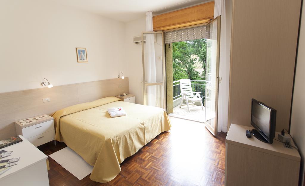 Hotel Rossini Tabiano Terme Экстерьер фото