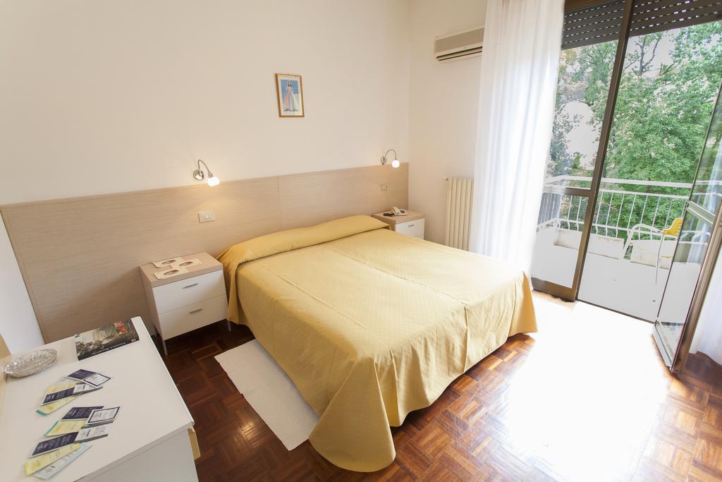 Hotel Rossini Tabiano Terme Экстерьер фото