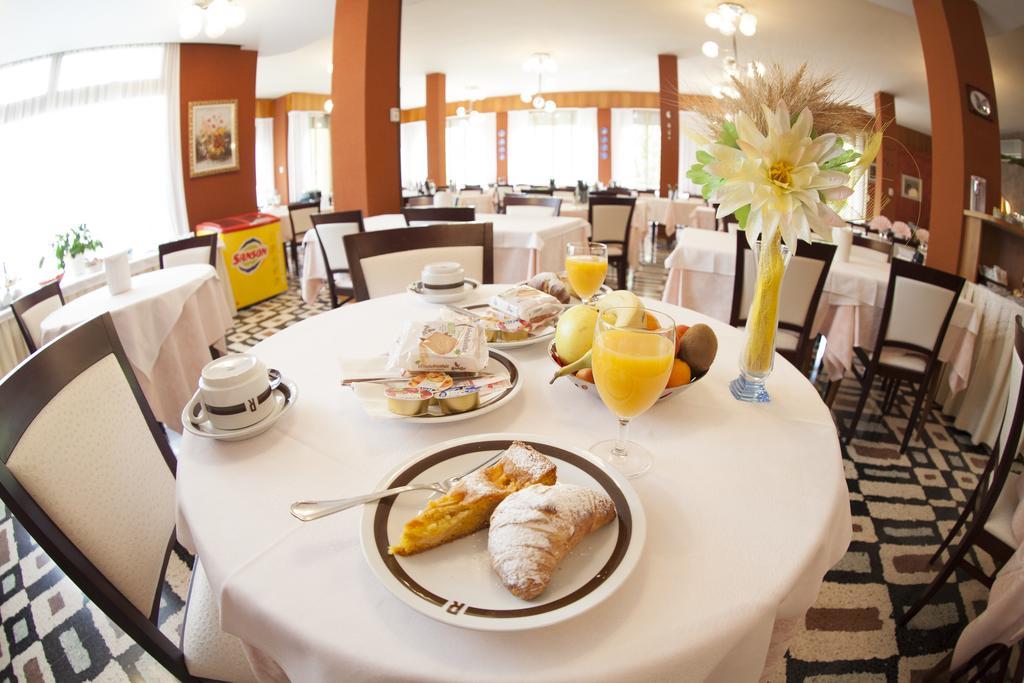 Hotel Rossini Tabiano Terme Экстерьер фото