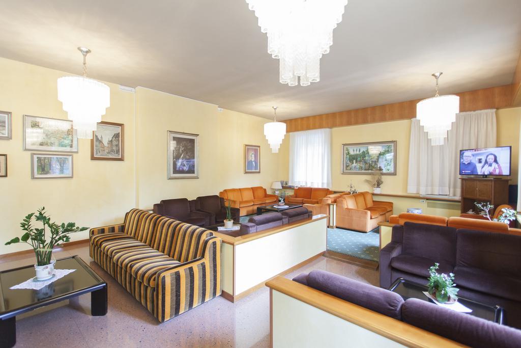 Hotel Rossini Tabiano Terme Экстерьер фото