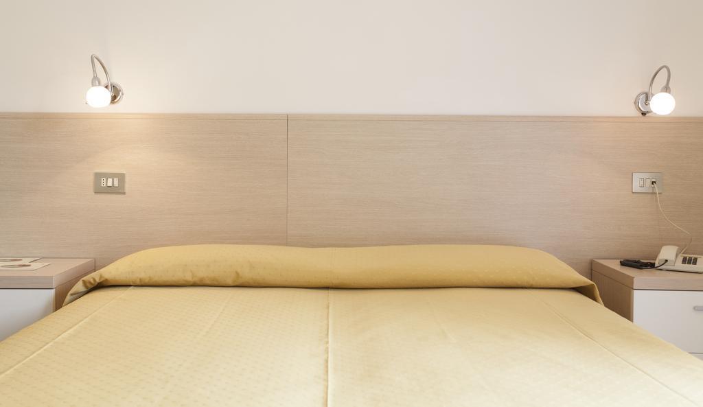 Hotel Rossini Tabiano Terme Экстерьер фото