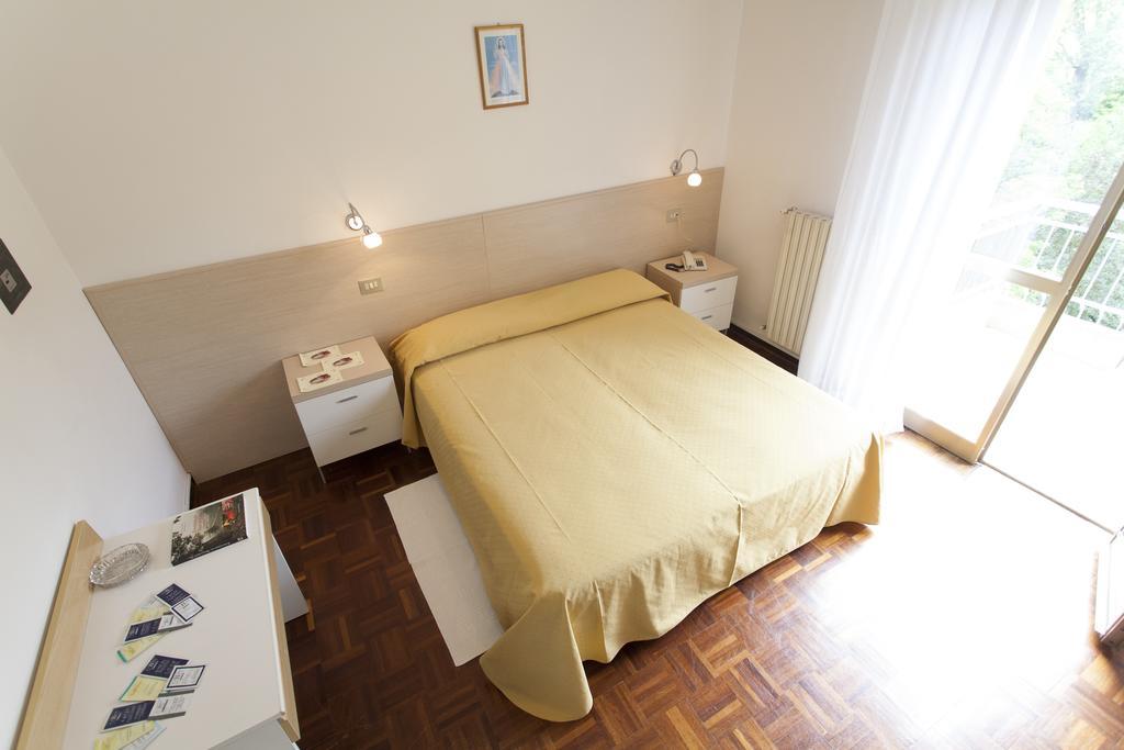 Hotel Rossini Tabiano Terme Экстерьер фото