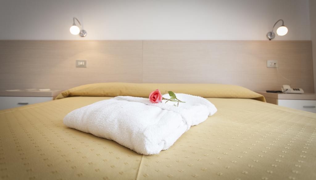 Hotel Rossini Tabiano Terme Экстерьер фото