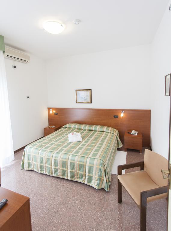 Hotel Rossini Tabiano Terme Экстерьер фото