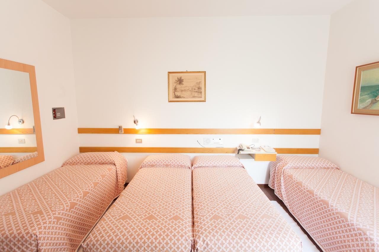 Hotel Rossini Tabiano Terme Экстерьер фото