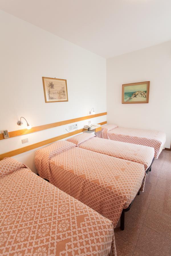 Hotel Rossini Tabiano Terme Экстерьер фото
