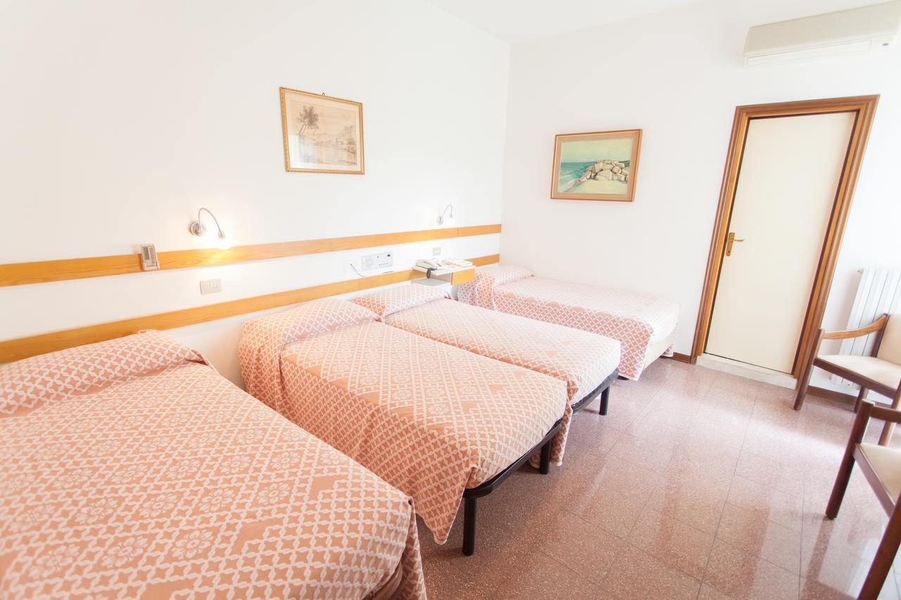 Hotel Rossini Tabiano Terme Экстерьер фото